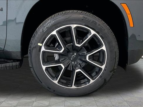 New 2026 Chevrolet Suburban RST w/ Comfort Package AWD/4WD image 15