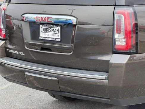 Used 2020 GMC Yukon XL Denali w/ Denali Premium Package image 12