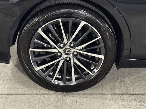 Certified 2023 Lexus ES 350 w/ Premium Package image 13
