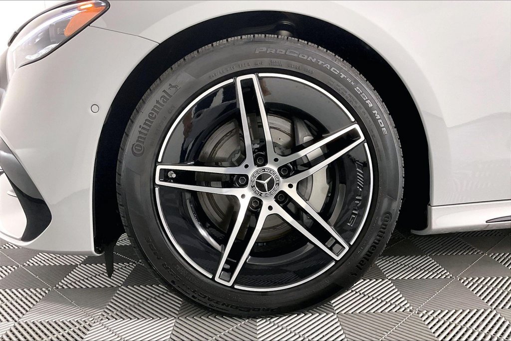 Used 2026 Mercedes-Benz E 350 4MATIC Sedan image 8