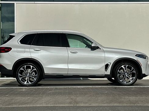 New 2026 BMW X5 xDrive40i AWD/4WD image 2