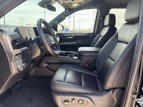 Used 2025 Chevrolet Tahoe LT image 2