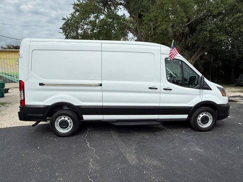 Used 2023 Ford Transit 250 Medium Roof RWD image 5