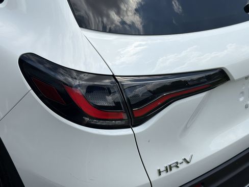 Used 2025 Honda HR-V Sport image 11