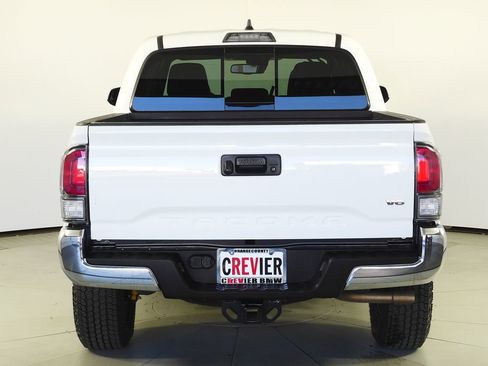 Used 2022 Toyota Tacoma TRD Off-Road image 8