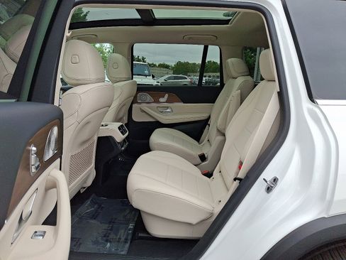 Used 2025 Mercedes-Benz GLS 450 GLS 450 image 9