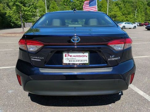 Used 2024 Toyota Corolla LE AWD/4WD image 5