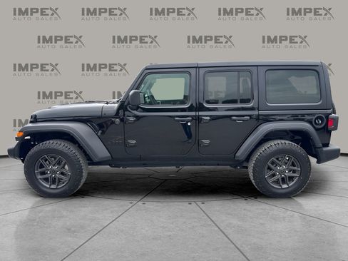 Used 2025 Jeep Wrangler Unlimited Sport AWD/4WD image 2
