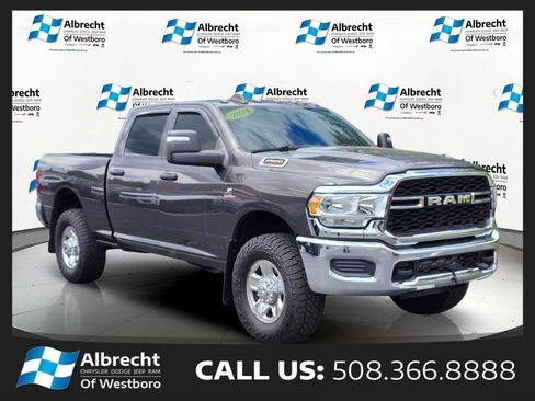Used 2024 RAM 2500 Tradesman w/ Chrome Appearance Group AWD/4WD image 7