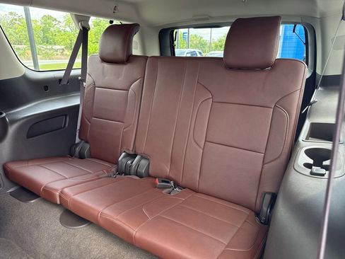 Used 2016 Chevrolet Suburban LTZ RWD image 8