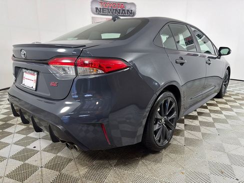 Used 2024 Toyota Corolla SE image 3