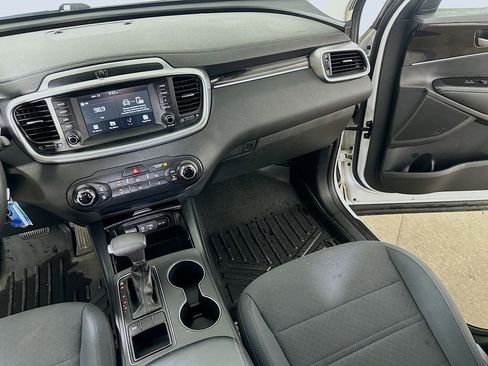 Used 2019 Kia Sorento FWD image 20