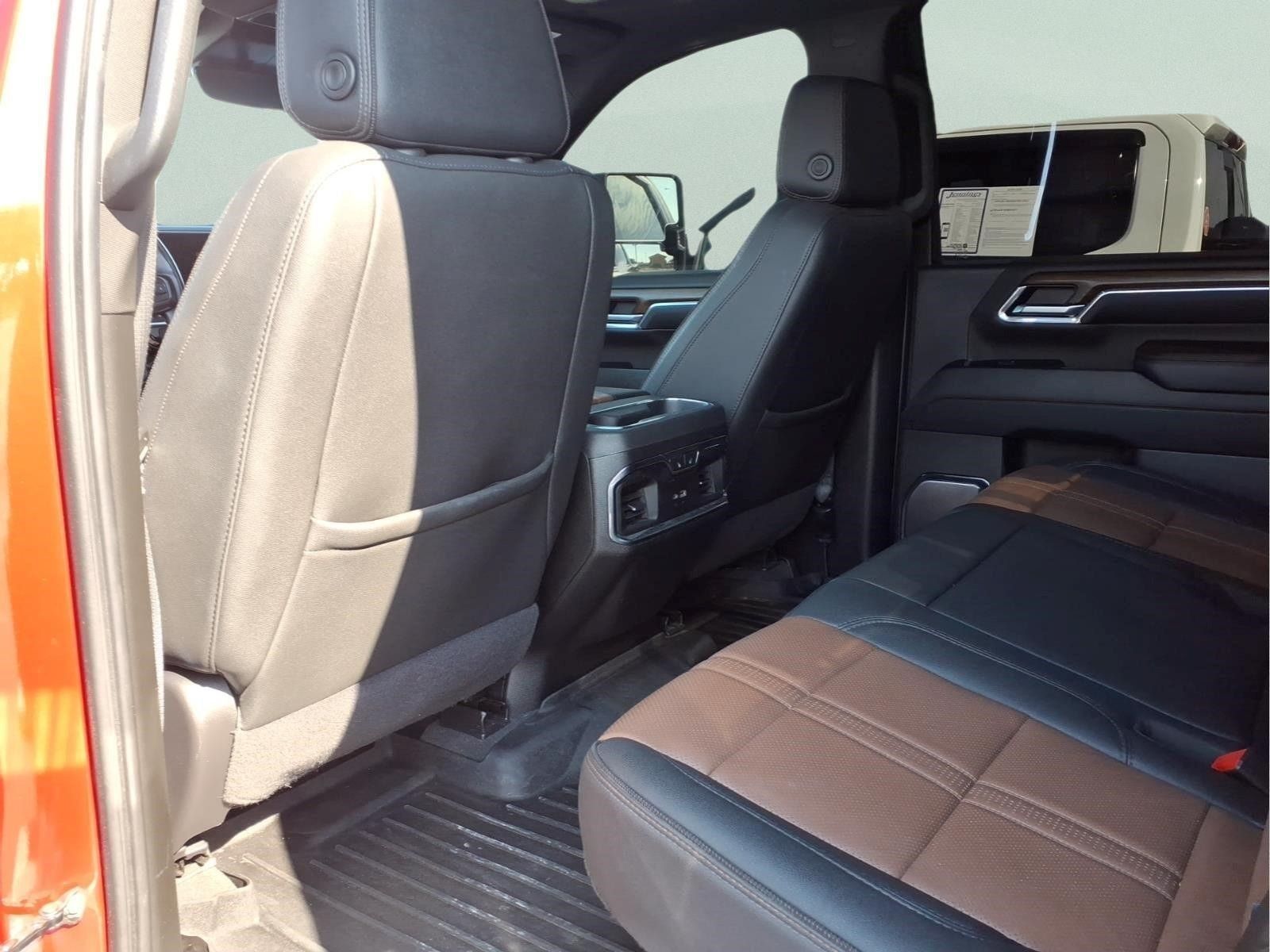 Used 2024 Chevrolet Silverado 2500 High Country w/ High Country Premium Package AWD/4WD image 28