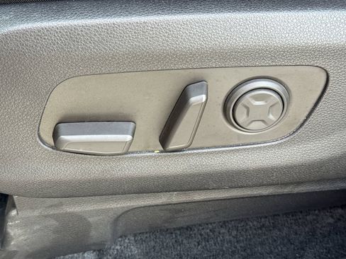 Used 2026 Kia Carnival FWD image 14
