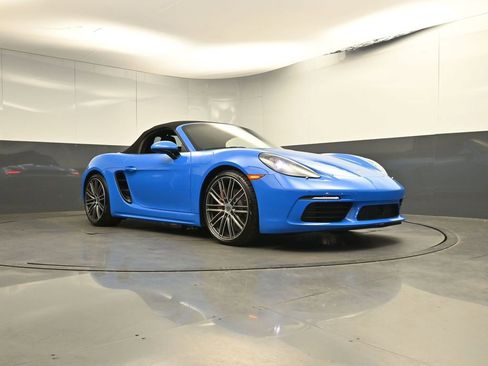 Used 2025 Porsche 718 Boxster S RWD image 32