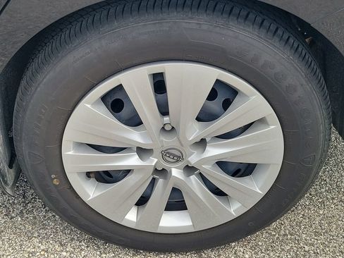 Used 2025 Nissan Sentra S FWD image 7