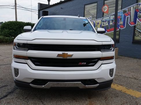 Used 2019 Chevrolet Silverado 1500 LT w/ All Star Edition AWD/4WD image 2