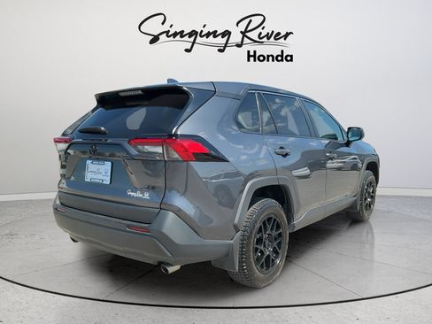 Used 2022 Toyota RAV4 LE FWD image 7