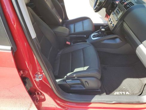 Used 2010 Volkswagen Jetta SE image 27