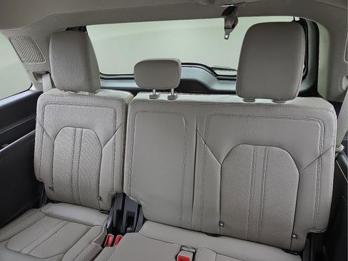 Used 2021 Ford Expedition Limited AWD/4WD image 11