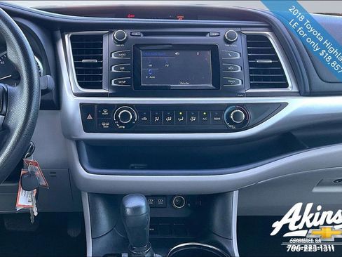 Used 2018 Toyota Highlander LE image 8