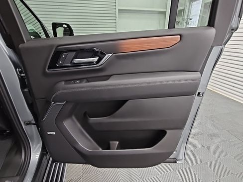 New 2025 GMC Yukon XL Denali w/ Sun & Power Step Package image 42