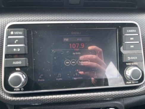 Used 2018 Nissan Kicks SV FWD image 17