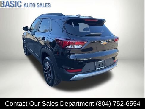 Used 2025 Chevrolet TrailBlazer LT w/ Driver Confidence Package image 10