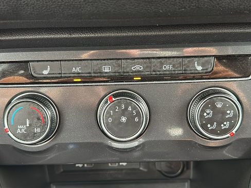 Used 2023 Volkswagen Tiguan S image 25