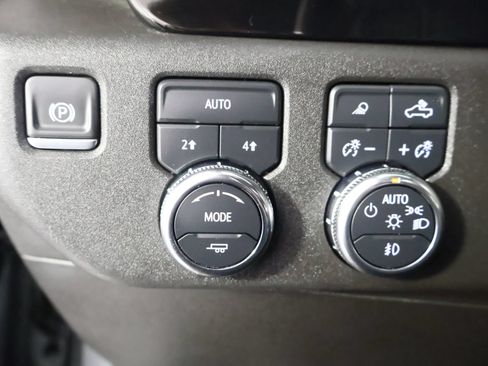 Used 2025 GMC Sierra 1500 SLT AWD/4WD image 29