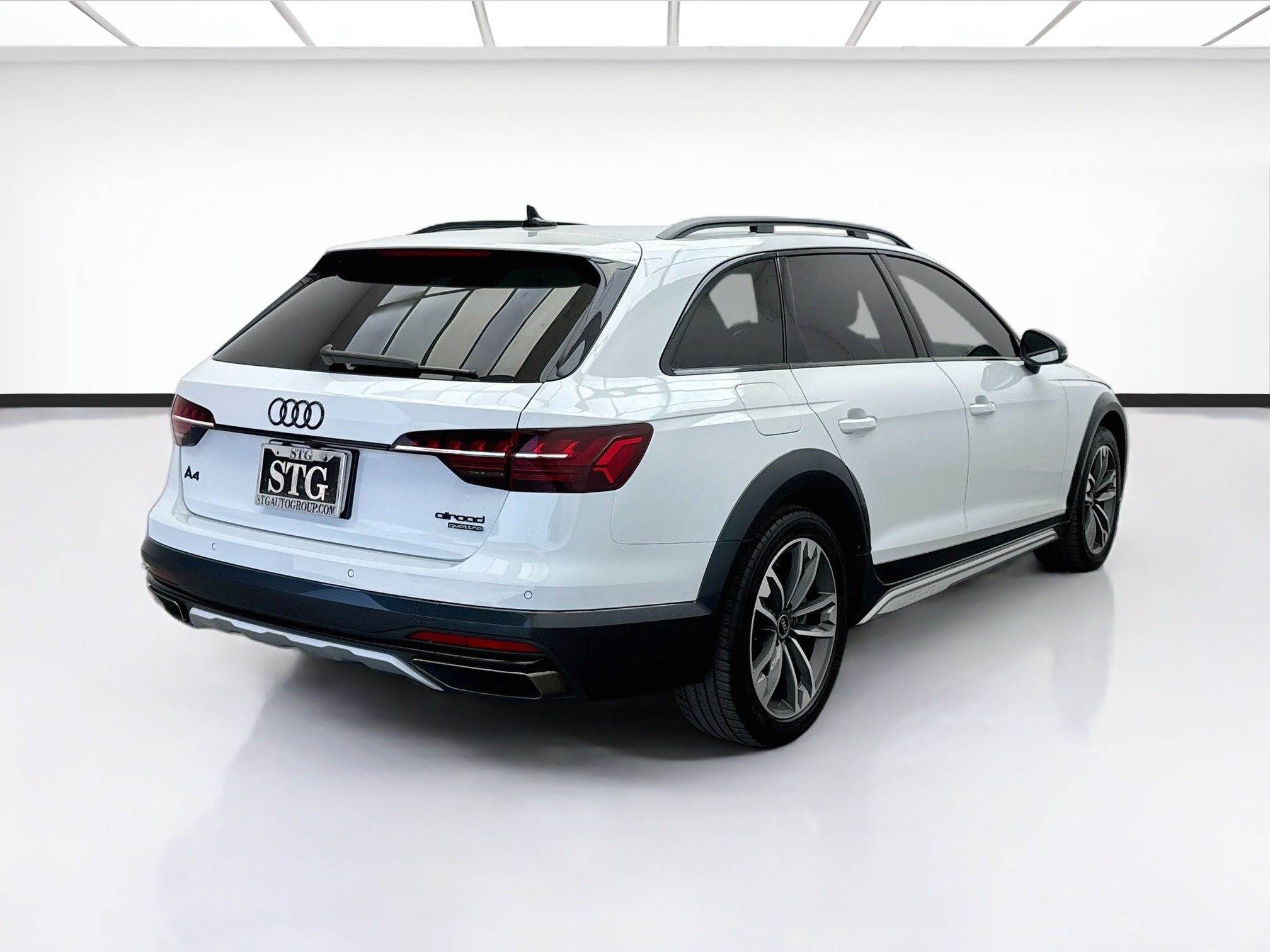 Used 2023 Audi A4 2.0T allroad Premium Plus w/ Premium Plus Package AWD/4WD image 4