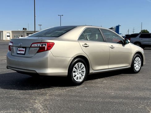 Used 2013 Toyota Camry LE FWD image 3