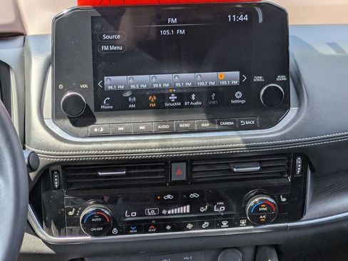 Used 2023 Nissan Rogue Platinum w/ Platinum Premium Package image 17