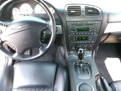 Used 2005 Ford Thunderbird RWD image 10