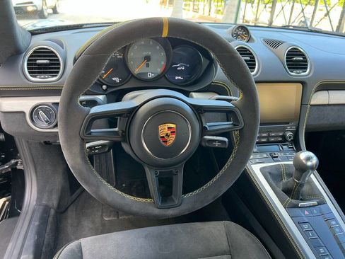 Used 2021 Porsche 718 Cayman GT4 image 15