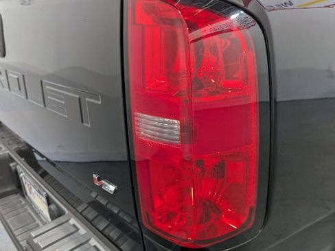 Used 2022 Chevrolet Colorado LT w/ LT Convenience Package image 46