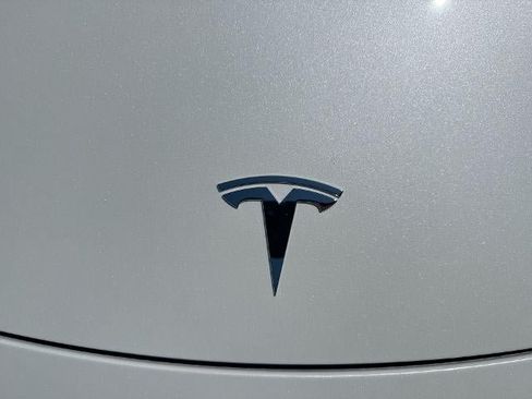Used 2023 Tesla Model Y Long Range AWD/4WD image 30