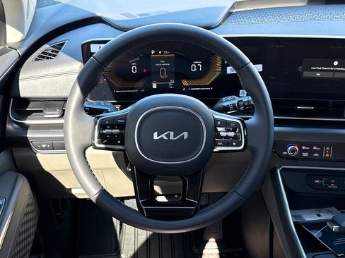 New 2026 Kia Carnival FWD image 20