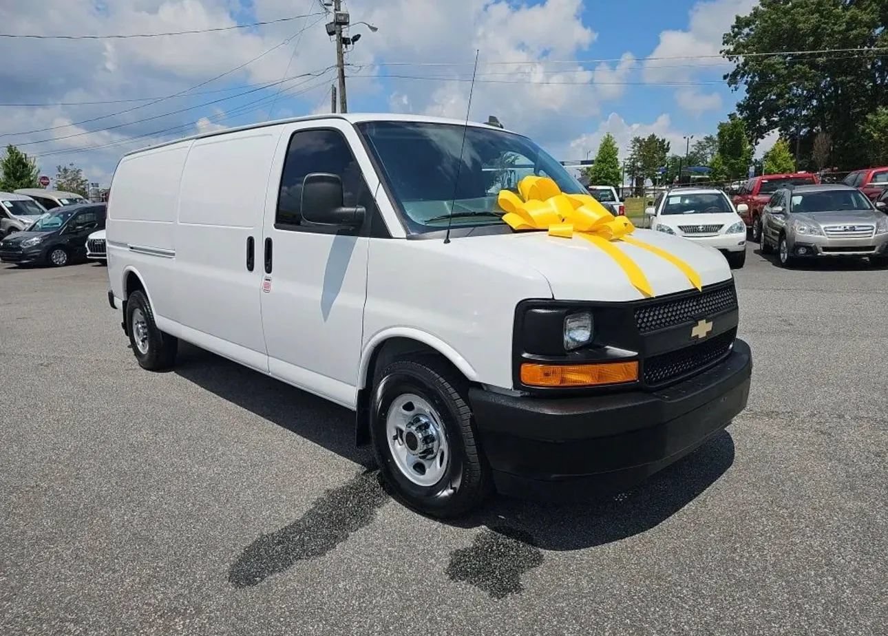 Used 2017 Chevrolet Express 3500 Extended RWD image 29