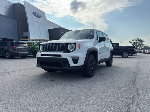 Used 2023 Jeep Renegade Latitude AWD/4WD image 1