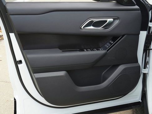 Used 2026 Land Rover Range Rover Velar Dynamic SE image 11