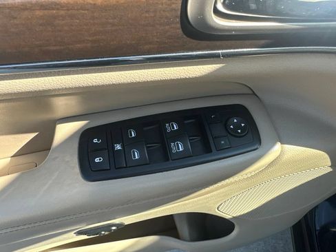 Used 2017 Jeep Grand Cherokee Limited AWD/4WD image 17