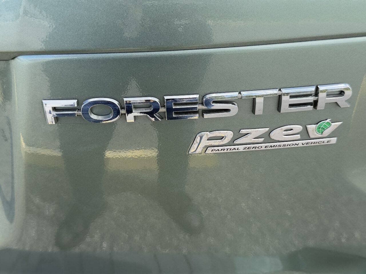 Used 2017 Subaru Forester 2.5i Premium w/ All-Weather Package AWD/4WD image 19