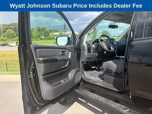 Used 2015 Nissan Titan PRO-4X AWD/4WD image 18
