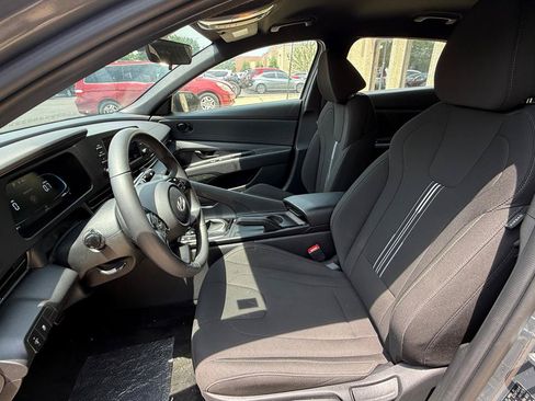 Used 2025 Hyundai Elantra Sport w/ Cargo Package FWD image 10