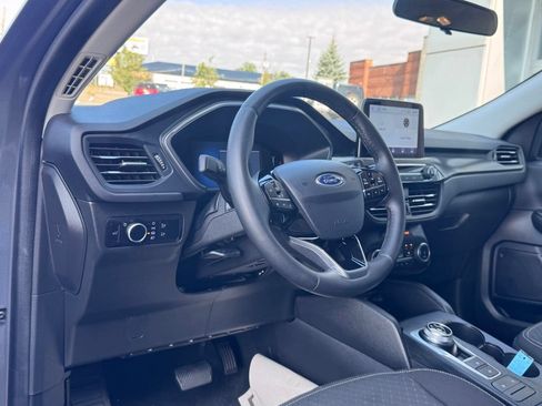 Used 2023 Ford Escape Active w/ Cold Weather Package FWD image 9