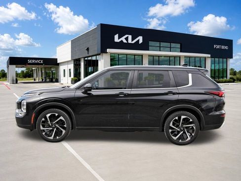 Used 2023 Mitsubishi Outlander SE FWD image 8
