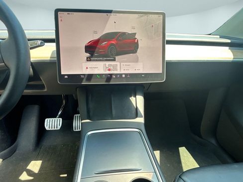 Used 2022 Tesla Model Y Performance AWD/4WD image 26