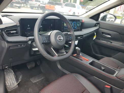 New 2026 Nissan Kicks SR image 9