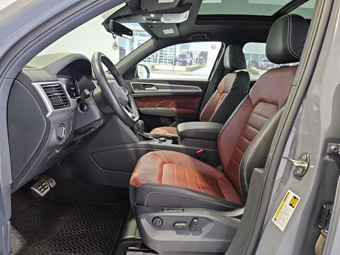 Certified 2023 Volkswagen Atlas Cross Sport SEL Premium R-Line AWD/4WD image 16